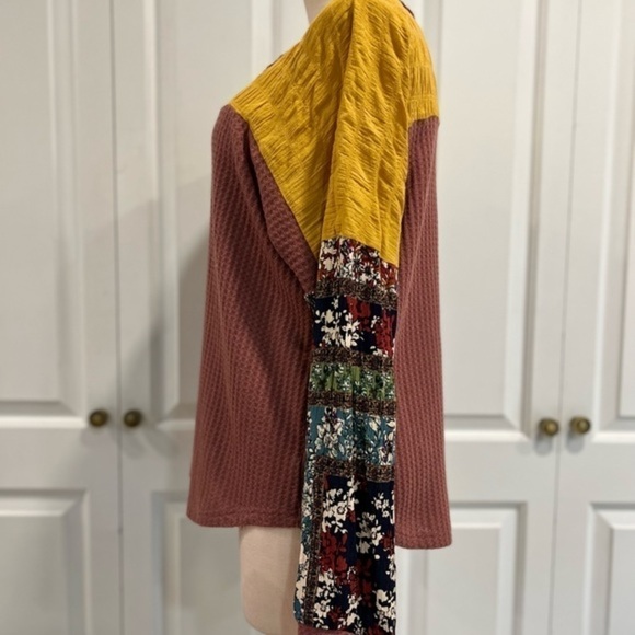 Umgee Multi Fabric Fall Top - Picture 4 of 13